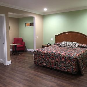 Two-Bedroom Suite Smoking